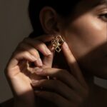 Flower Luna Earring Gold - Image 3