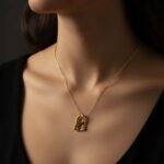 Mini Adore Flow Necklace Gold - Image 4